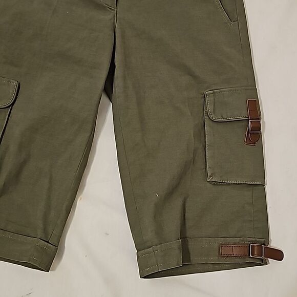 BCBGMaxazria army green Bermuda cargo shorts size 6 - Picture 2 of 10